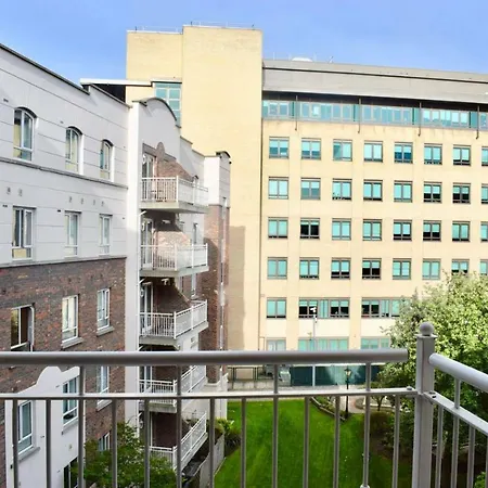 Peaceful 2 Bedroom Flat Beside Silicon Docks * Dublin