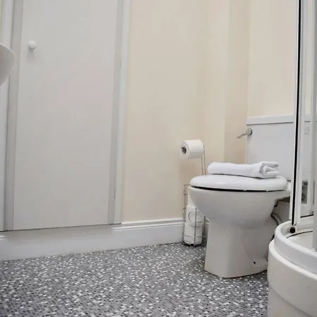 Peaceful 2 Bedroom Flat Beside Silicon Docks Dublin